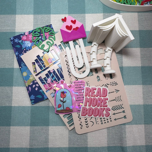 Mini Bookish Mystery Scoop 💕