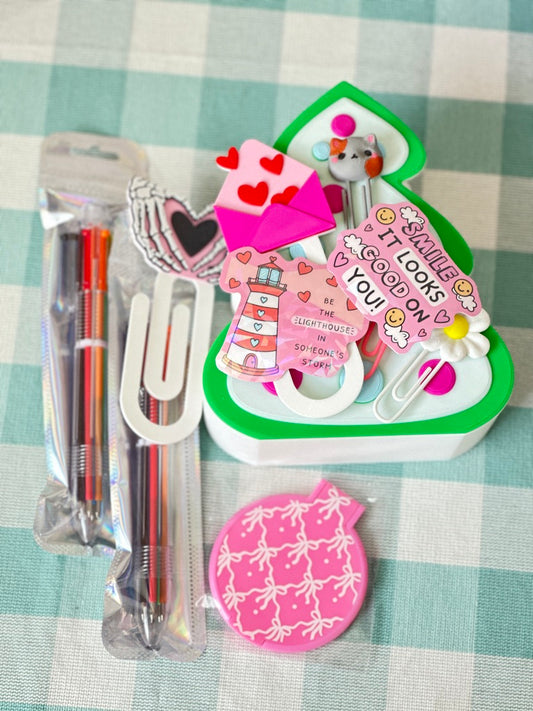 Mini Bookish Mystery Scoop 💕